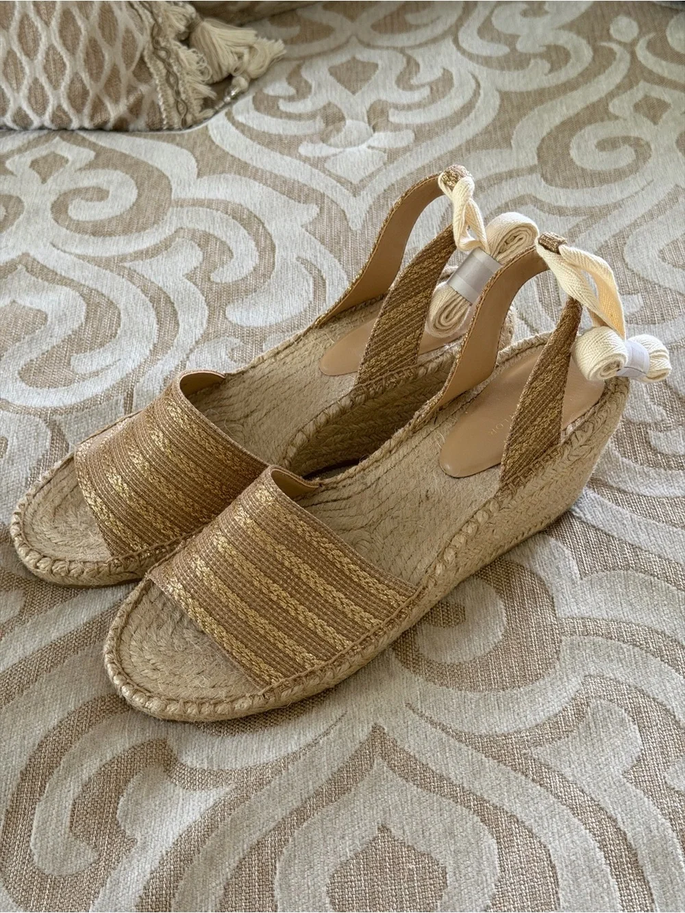 Ann Taylor Gold Metallic Ankle Tie Espadrille Wedge Sandals 9M NWOT